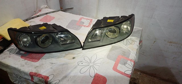 30698886 Volvo luz direita