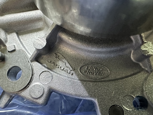 Помпа 122123458 Land Rover