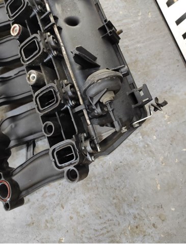 Впускной коллектор BMW 2247439
