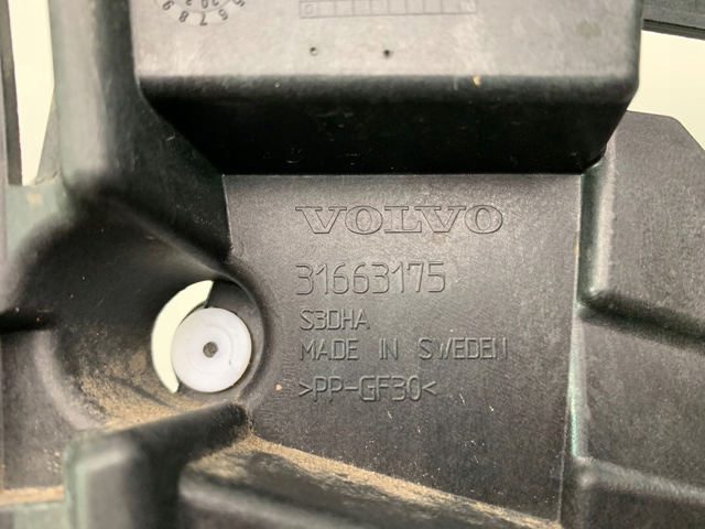 Купить 31663175 Volvo Левый кронштейн крепления бампера заднего
