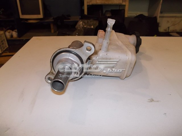 Купить 585102T100 Mando Главный тормозной цилиндр