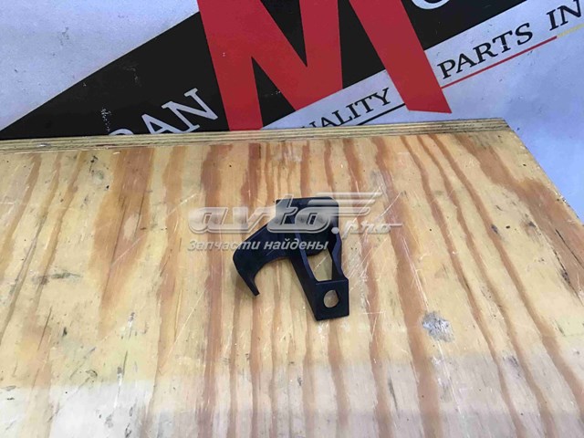 Купить LR041470 Land Rover 
