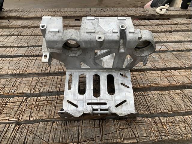 Кронштейн компрессора кондиционера Tesla 150069600B цена, от 12.67 USD