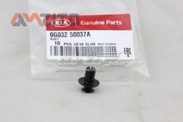 Пистон крепления переднего бампера 0G03250037A Hyundai/Kia