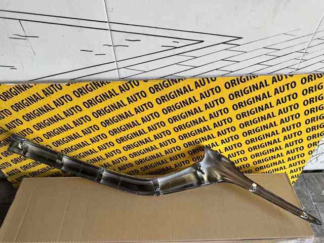 Молдинг решетки радиатора правый KB8A507J1B Mazda