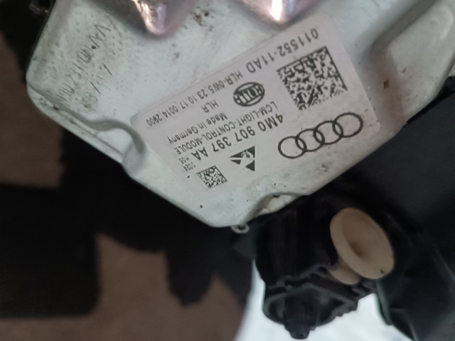 4M0941006B VAG Фара передняя правая