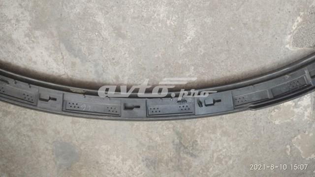 Купить 31378161 Volvo Молдинг арки колеса заднего, правый