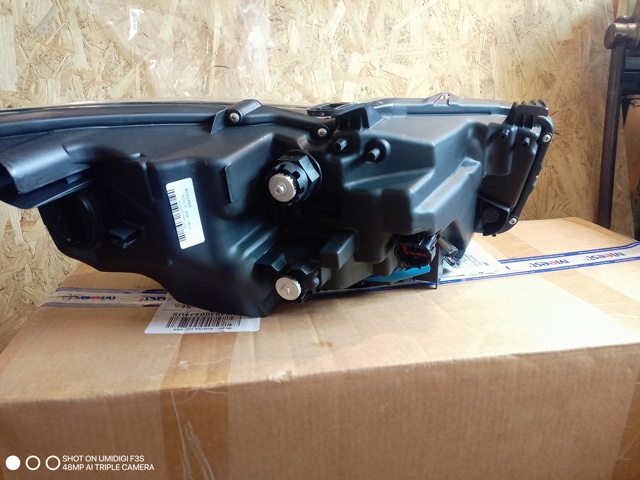 Фара левая Nissan/Infiniti 260606HH7A цена, от 633.47 USD