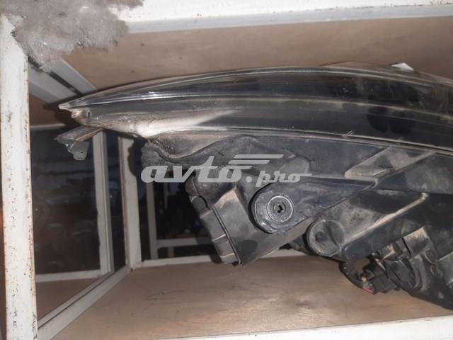 Левая фара 921012T550 Hyundai/Kia
