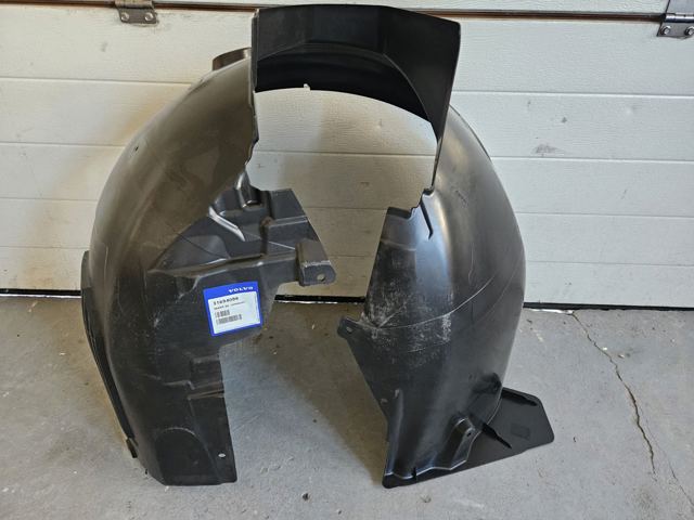 31694099 Volvo Подкрыльник переднего крыла, правый