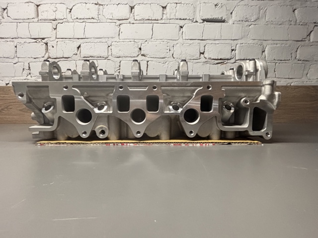 MGA60205 MGA Головка блока цилиндров