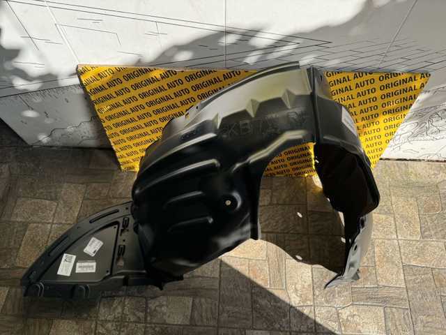 Подкрылок передний правый KB7W56130C Mazda