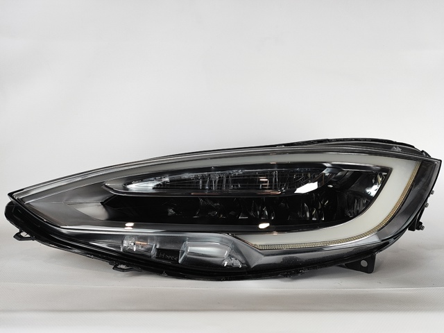 Левая фара ZTS1105L Signeda