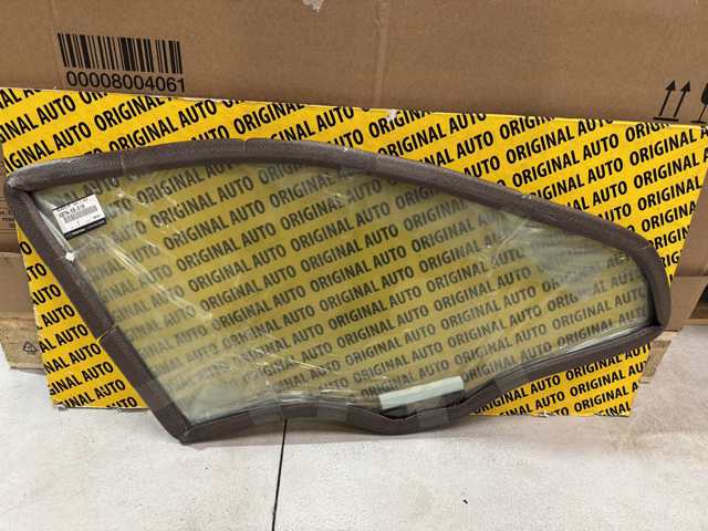 Стекло пассажирской двери Mazda KB7W58510 цена, от 61.63 USD