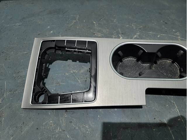 561864263 VAG 