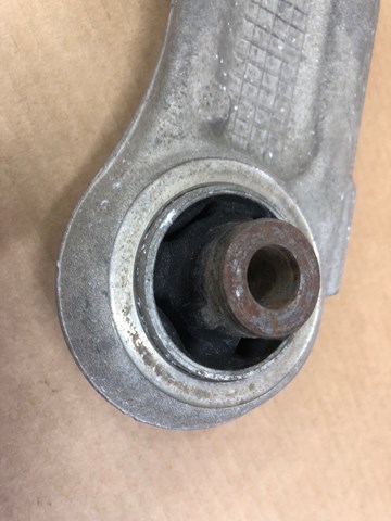 9815014380 Peugeot/Citroen Рычаг передней подвески нижний, правый