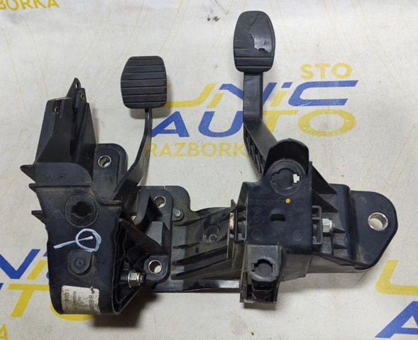  Renault (RVI) 465104099R цена, от 11.13 USD