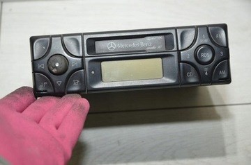 2108200986 Mercedes aparelhagem de som (rádio am/fm, universal)