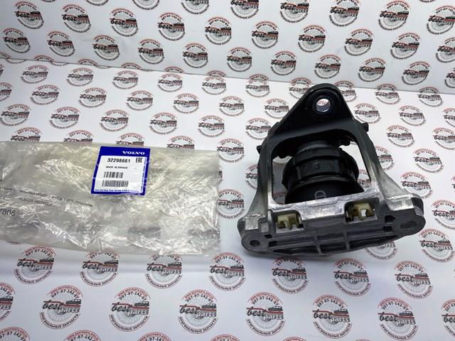 Правая подушка двигателя 32298661 Volvo