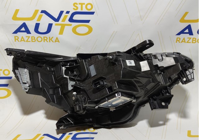 Фара левая Renault (RVI) 260606305R цена, от 997.96 USD