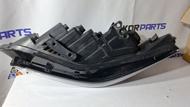 Левая фара 92101AA700 Hyundai/Kia
