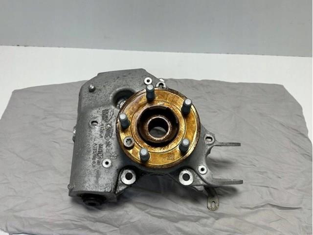 Кулак поворотный левый Land Rover LR090543