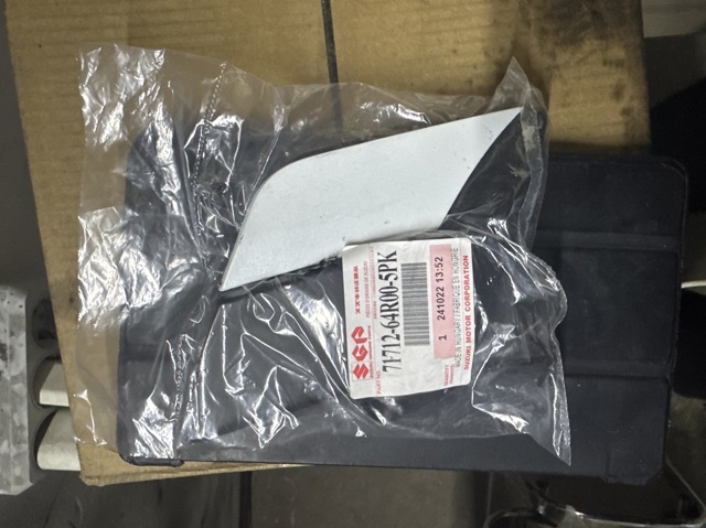  Suzuki 7171264R005PK