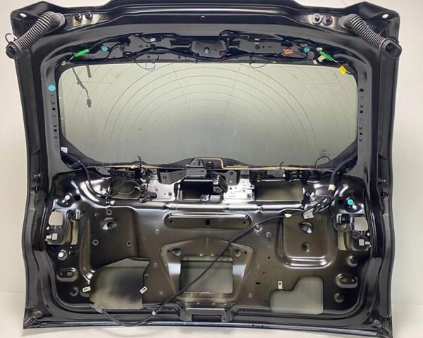 LR133105 Land Rover Задняя дверь