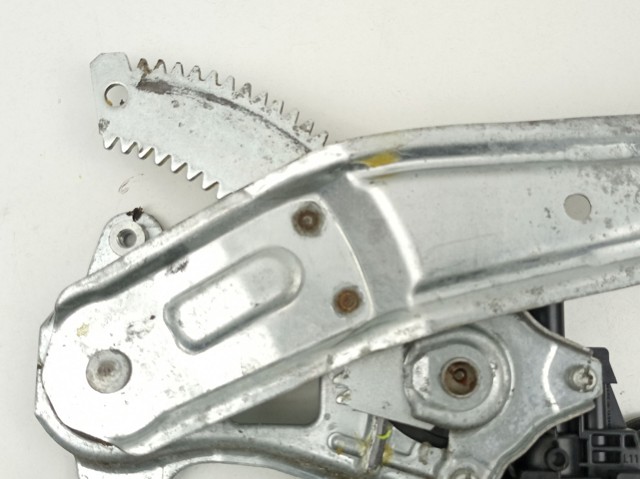Мотор стеклоподъемника двери передней, левой Daihatsu 85720B2030