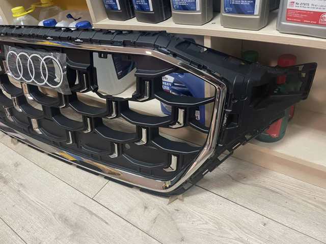 4M8853651BSRN4 VAG Решетка радиатора