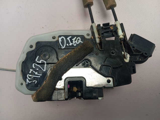 Замок водительской двери 805016FP0A Nissan/Infiniti