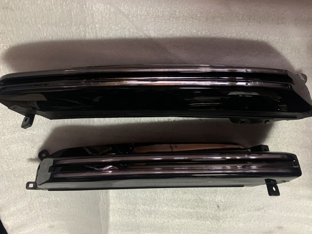 9Y0953050 Porsche Габарит-указатель поворота в бампере, правый