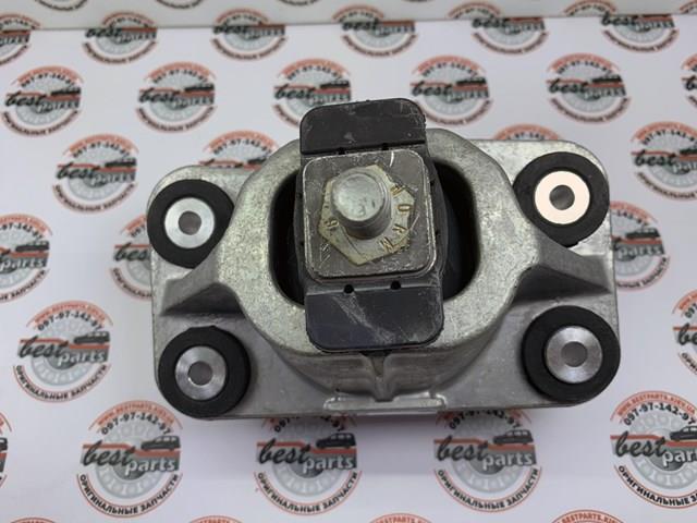 Левая опора двигателя Land Rover LR123908
