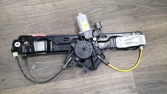Механизм стеклоподъемника двери задней левой LR046661 Land Rover