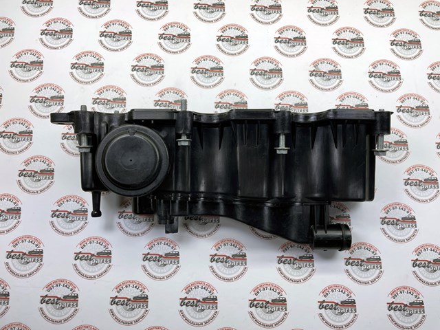 Купить LR105980 Land Rover Клапанная крышка