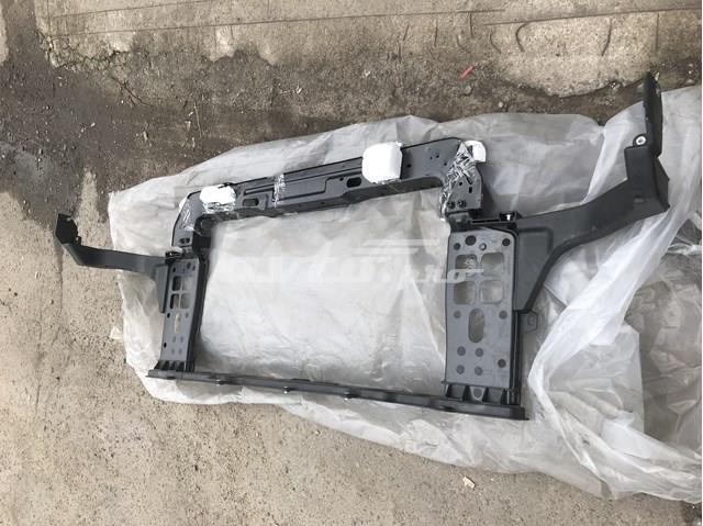 Рамка радиатора 641012V011 Hyundai/Kia