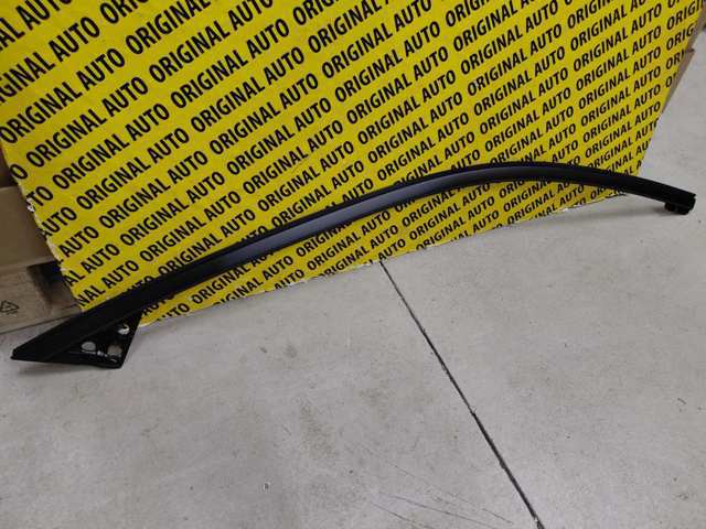 KB7W50985N Mazda Молдинг двери передней левой верхний