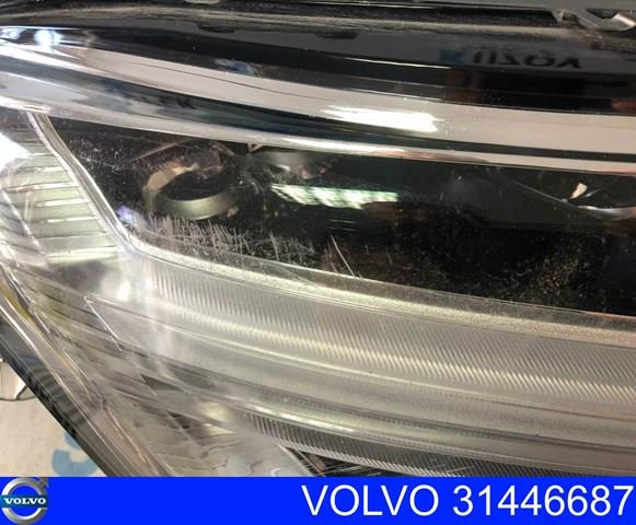 Правая фара 31395941 Volvo