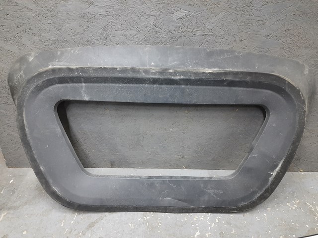 Уплотнитель капота 149408800C Tesla
