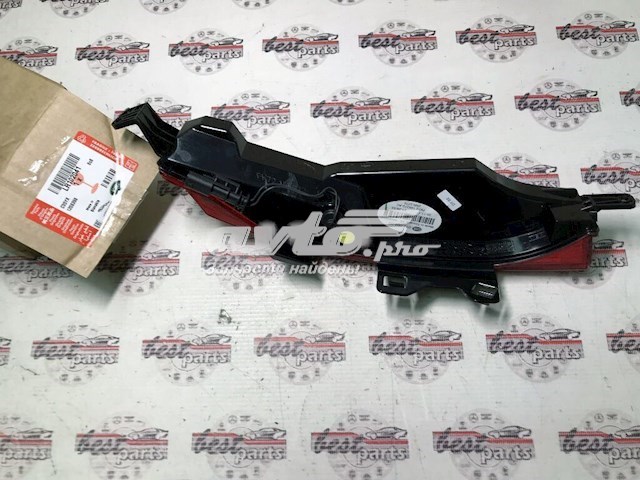 LR102041 Land Rover Фара противотуманная задняя, правая