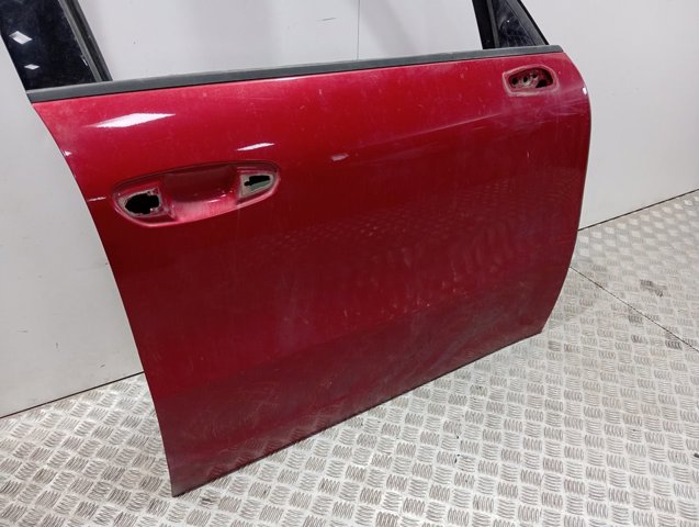Дверь передняя правая 9803033180 Peugeot/Citroen
