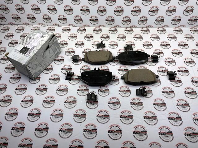 Купить A0004202206 Mercedes Колодки тормозные задние, дисковые