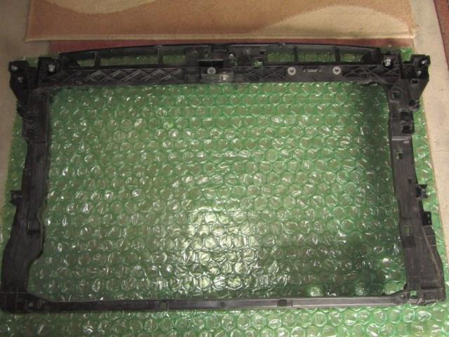 Кронштейн для радиатора VAG 3V0805588