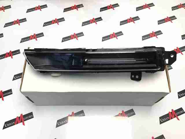 Фара противотуманная левая LR142093 Land Rover