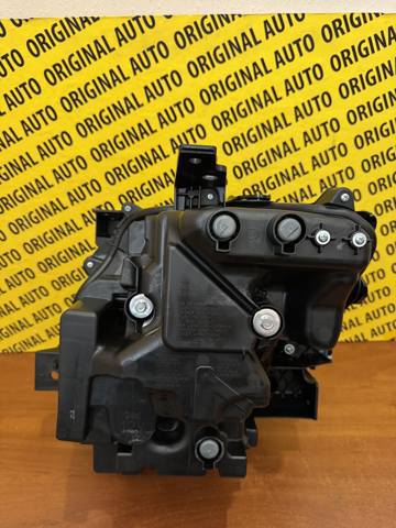 Фара правая Mazda KR9D51030C