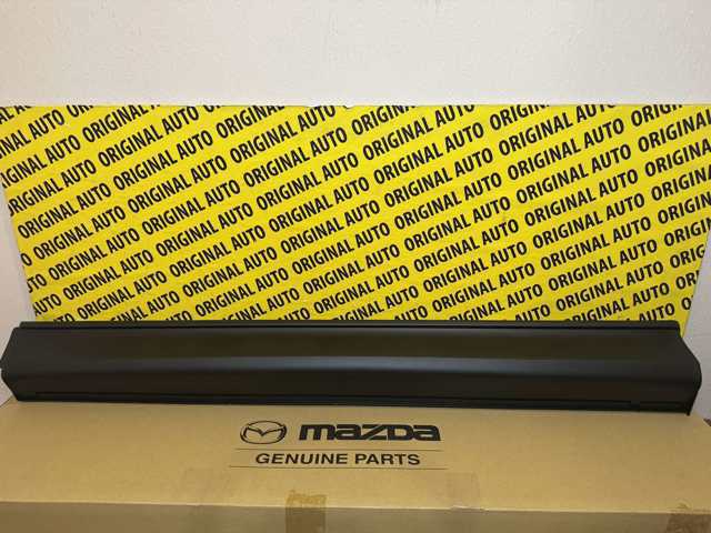 KB7W51RB0E Mazda moldura da porta dianteira esquerda