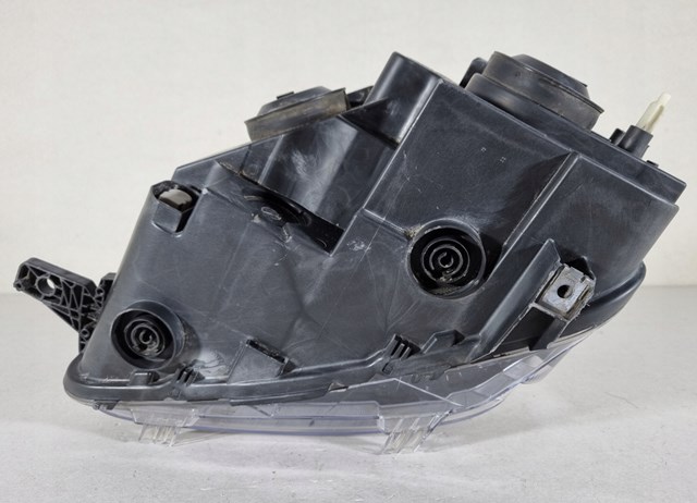 Правая фара 9816825080 Peugeot/Citroen