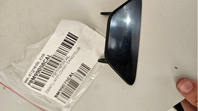 Накладка форсунки омывателя фары передней PBM99058CAL Signeda