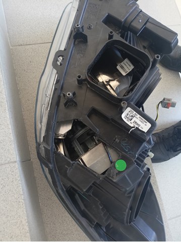 Правая блок фара Ford GJ5413W029BF цена, от 327.68 USD