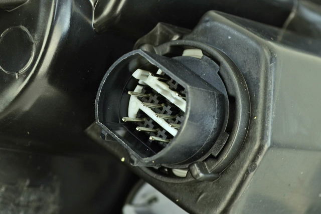 Правая фара FP3253R4T TYC